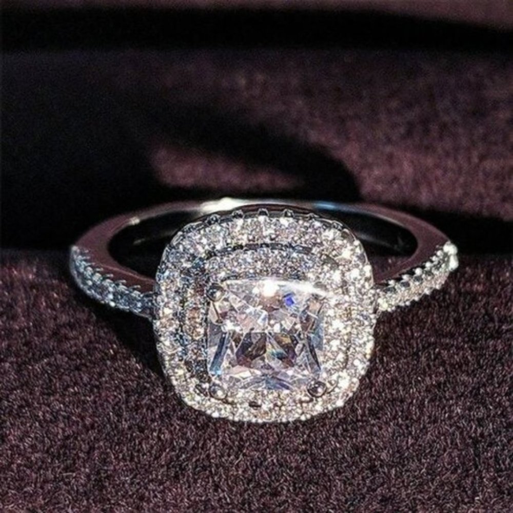 NWOT Women's Silver Tone Fashion Ring SZ 8